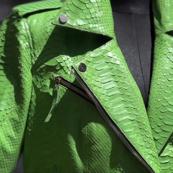 NWT WOMEN'S GENUINE PYTHON JACKET - Picture 8 of 10